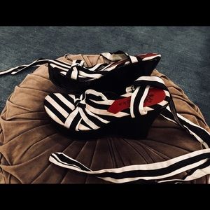 Platform wedges by Goka (by Alessandra Gold)